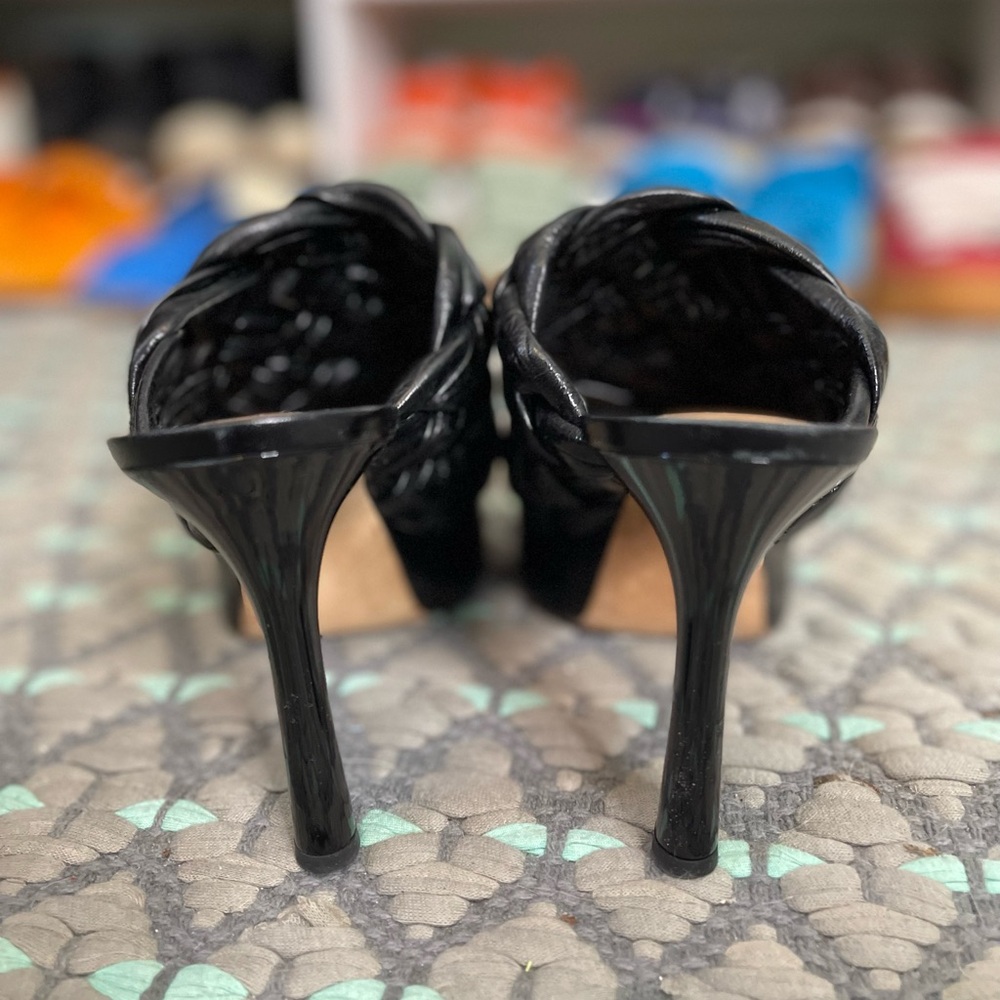 Elegant Black Women's Heeled Mules Bottega Veneta - Picture 6 of 8